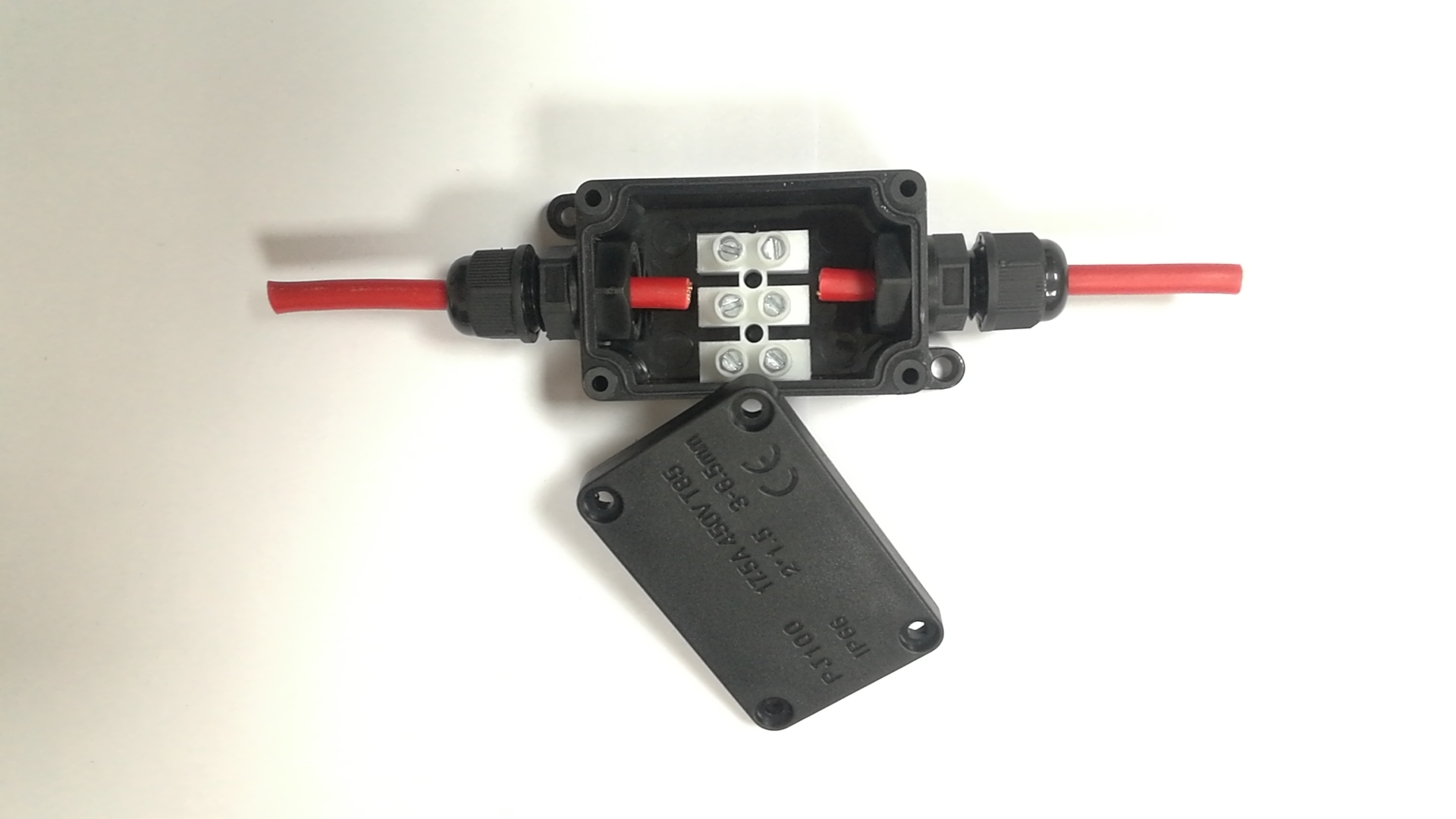 日常使用防水接头和防水接线盒，需要如何配合?